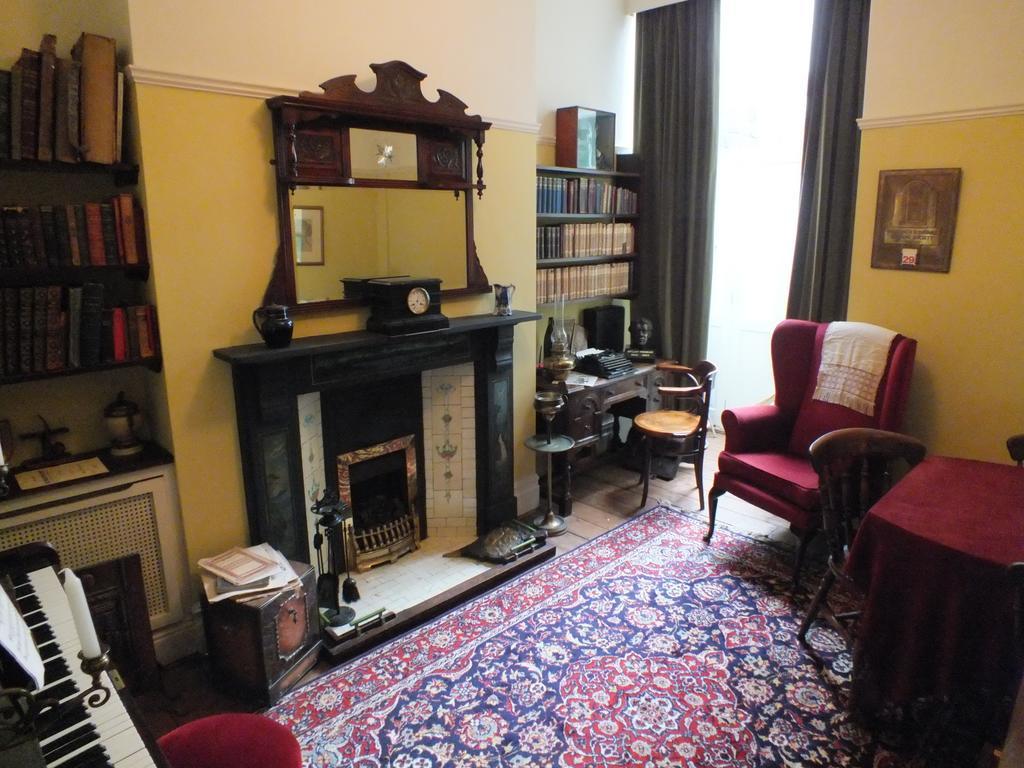 Country house Dylan Thomas House